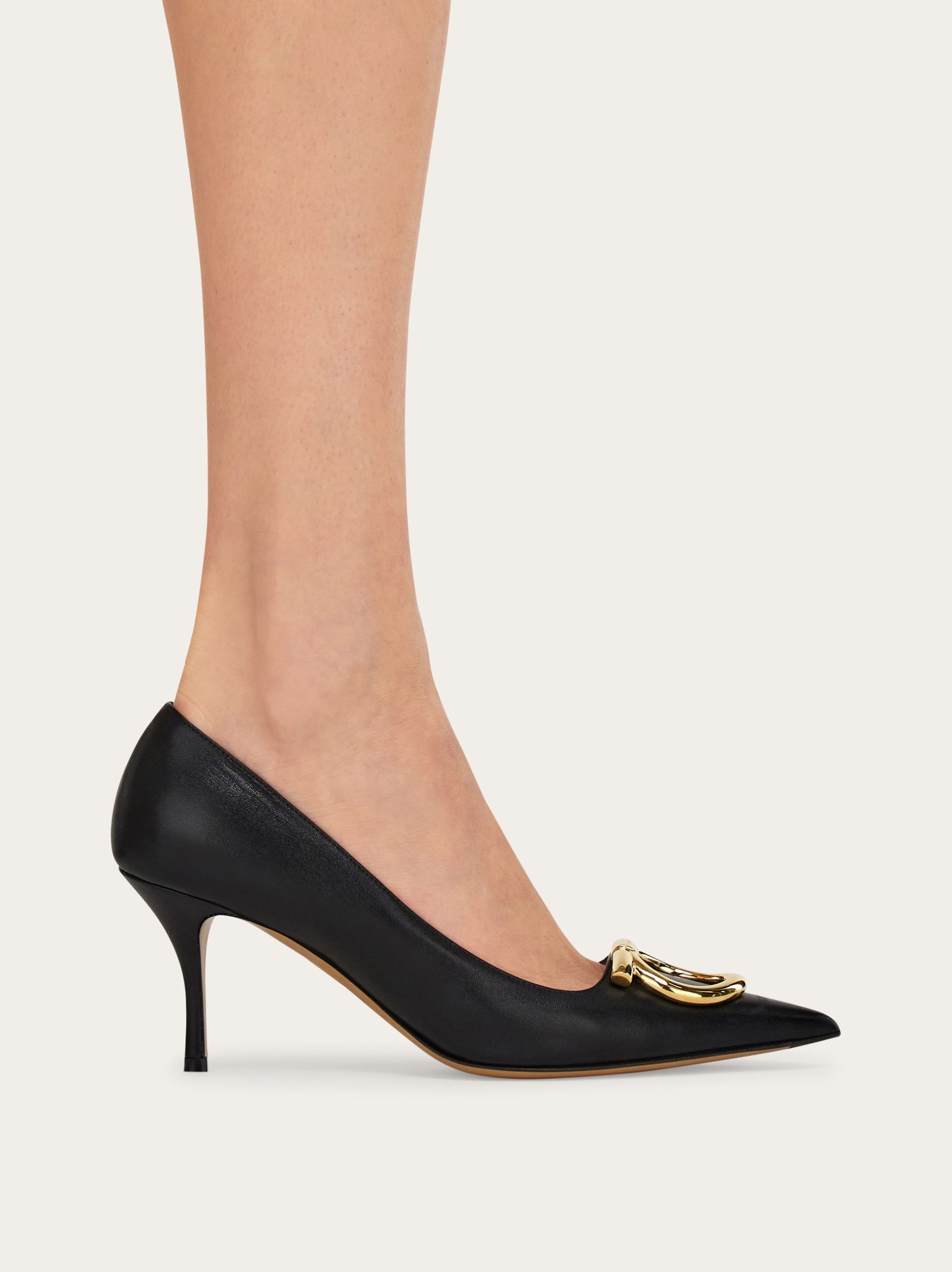 Ferragamo Maxi Gancini pump - Image 4